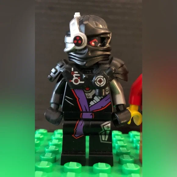 Lego "Ninjago” Minifigures (Mini Figures) Set - Picture 4 of 12